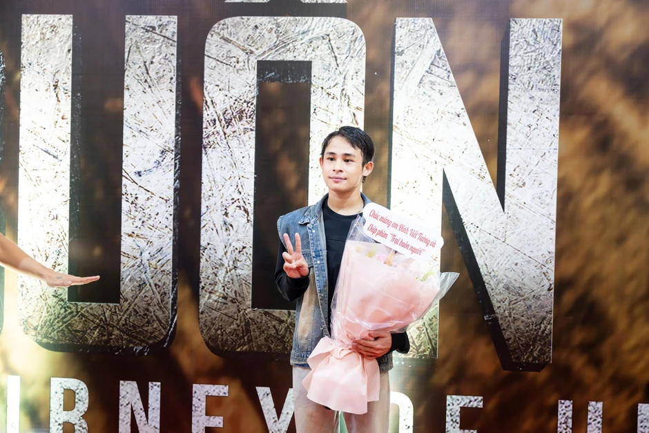 Đoàn Văn Hậu - Doãn Hải My lộ diện sau ồn ào, đẹp nức nở dùng kính lúp soi cũng không ra khuyết điểm Đoàn Văn Hậu - Doãn Hải My lộ diện sau ồn ào, đẹp nức nở dùng kính lúp soi cũng không ra khuyết điểm