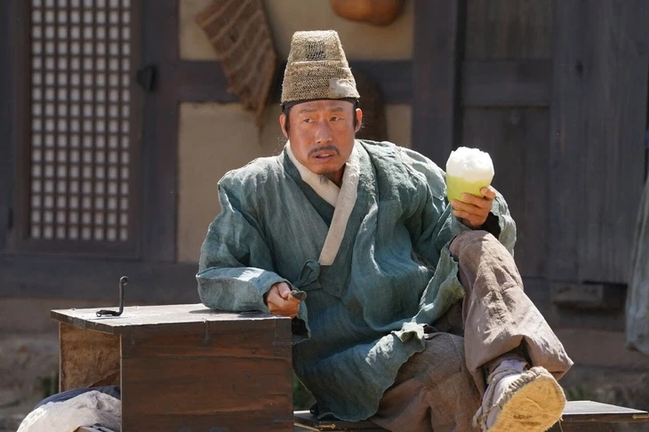 'Dưới bóng điện hạ' thống trị đề cử Baeksang 2026