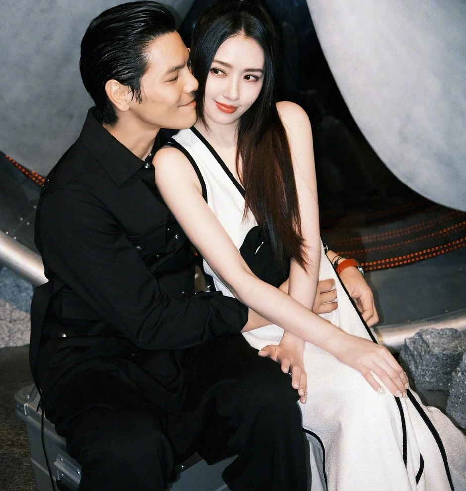 Fan không còn nhận ra “bông hồng lai” Trung Quốc sau 7 năm làm dâu hào môn