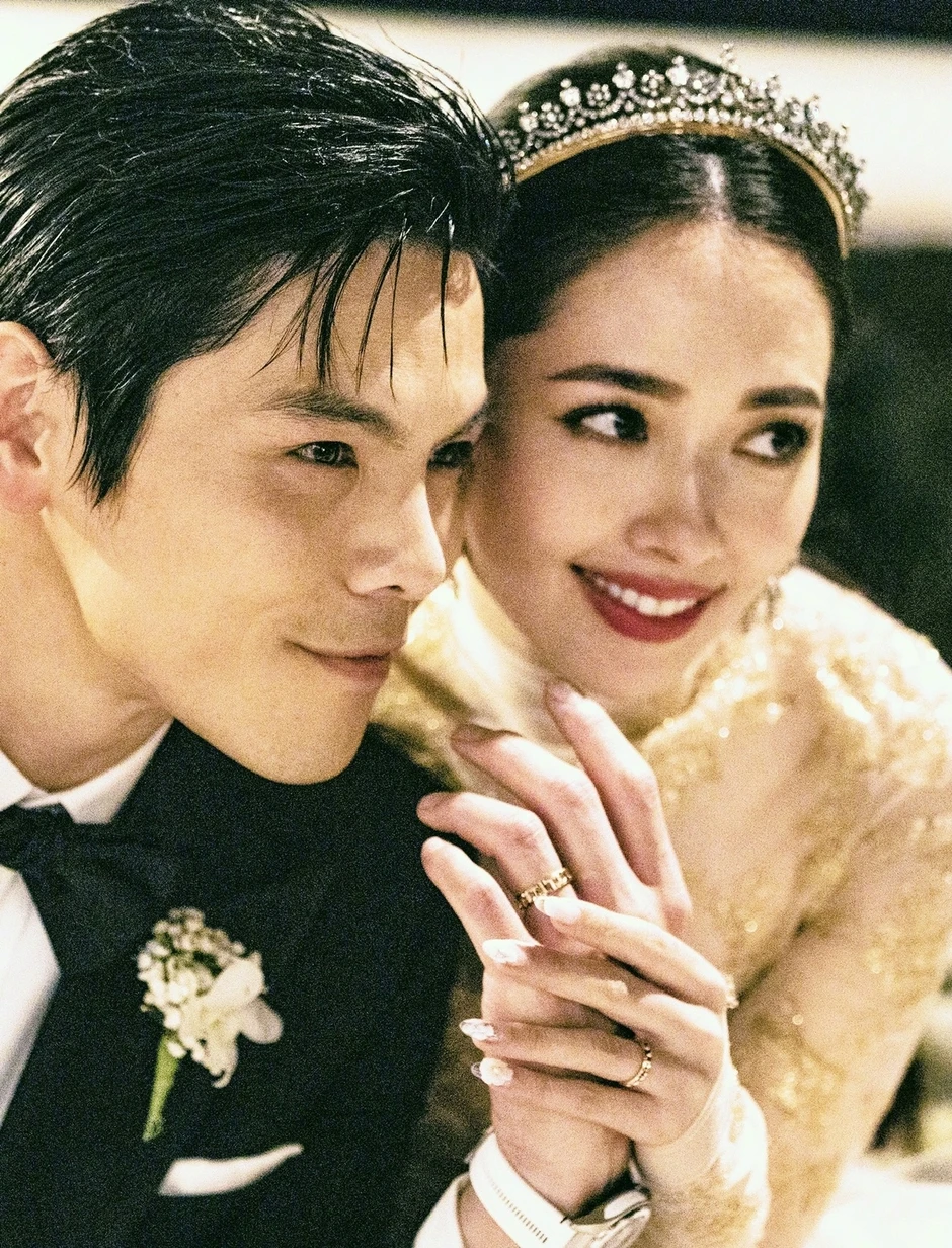Fan không còn nhận ra “bông hồng lai” Trung Quốc sau 7 năm làm dâu hào môn