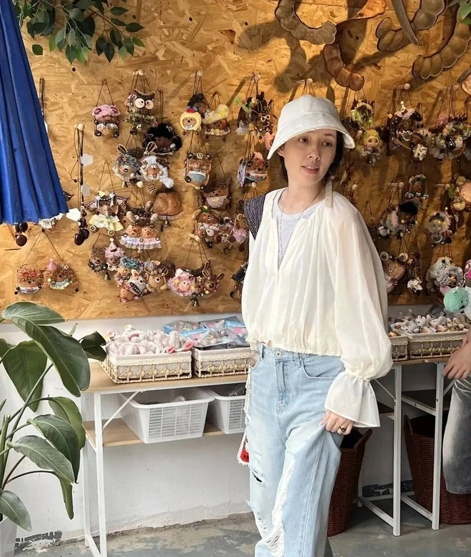 Fan không còn nhận ra “bông hồng lai” Trung Quốc sau 7 năm làm dâu hào môn