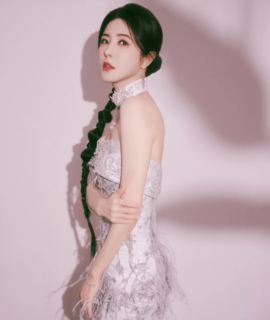 Gương mặt dữ tợn của Tăng Lê Gương mặt dữ tợn của Tăng Lê