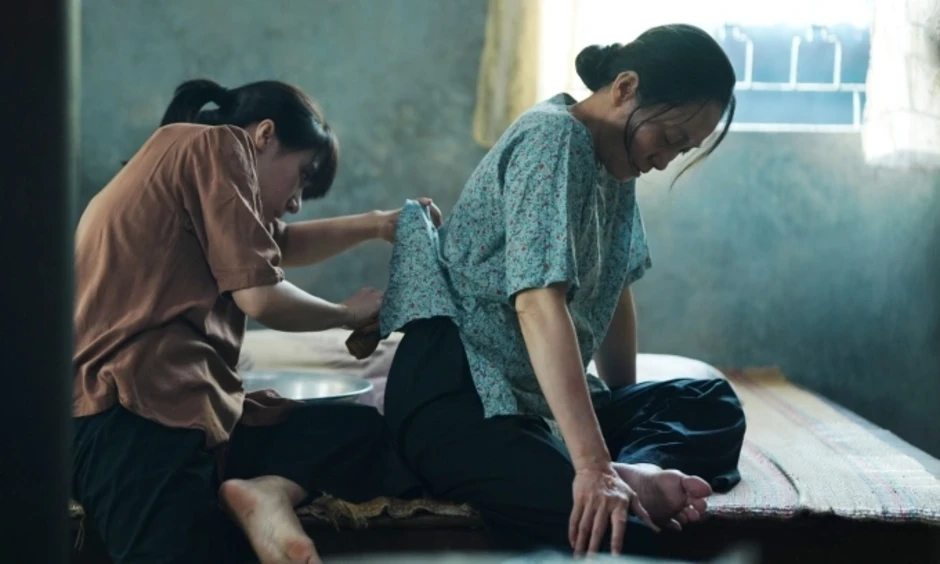 Hậu trường Hạnh Thúy hóa trang ma xó trong phim kinh dị Hậu trường Hạnh Thúy hóa trang ma xó trong phim kinh dị