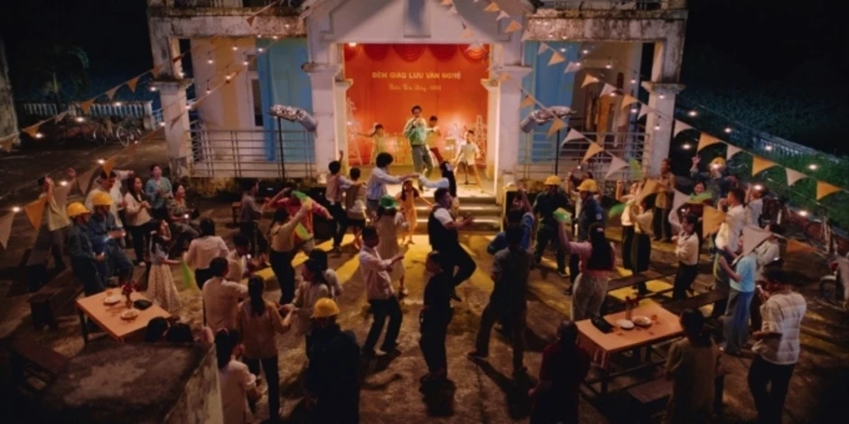 'Hẹn em ngày nhật thực' - thư tình gửi thập niên 1990 - Báo TinVina