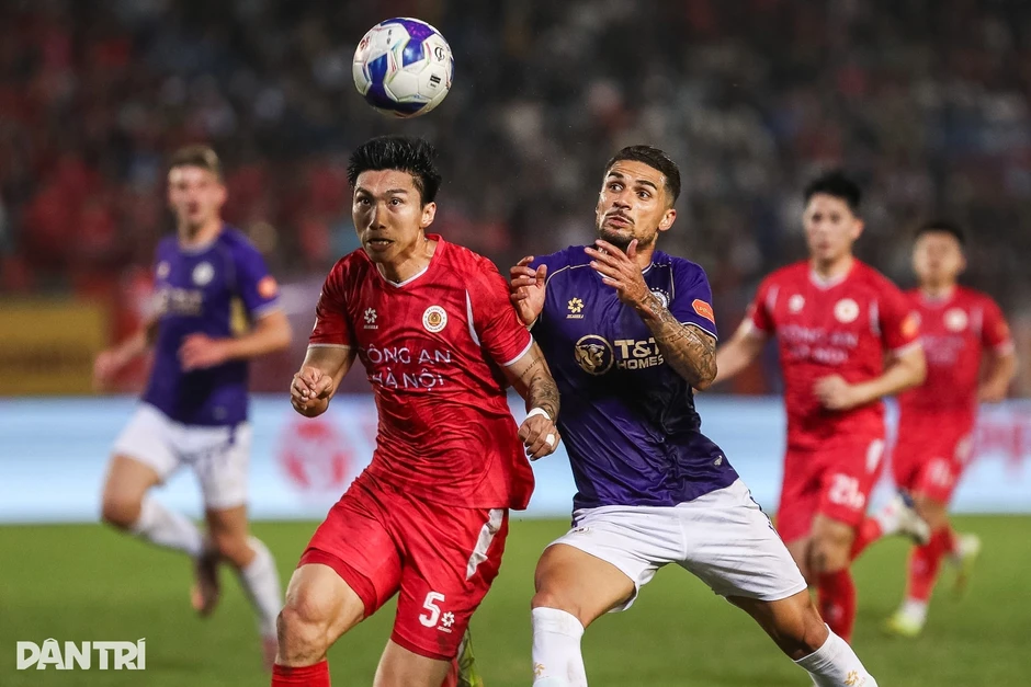 Hoàng Hên lập cú đúp, Hà Nội FC thắng kịch tính trước CLB Công an Hà Nội Hoàng Hên lập cú đúp, Hà Nội FC thắng kịch tính trước CLB Công an Hà Nội