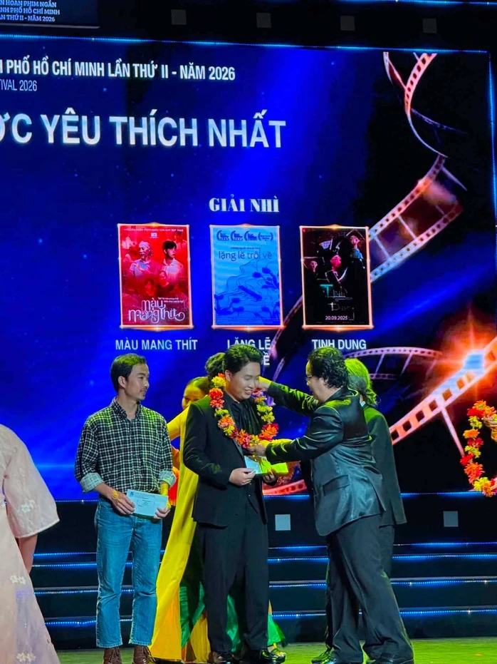 Hoàng Huy Bụt đoạt giải tại Liên hoan phim Ngắn TP HCM lần II, hứa hẹn cuộc bứt phá mới Hoàng Huy Bụt đoạt giải tại Liên hoan phim Ngắn TP HCM lần II, hứa hẹn cuộc bứt phá mới