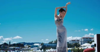 Hơn 2 triệu lượt xem Lý Băng Băng “thả dáng” tại Cannes