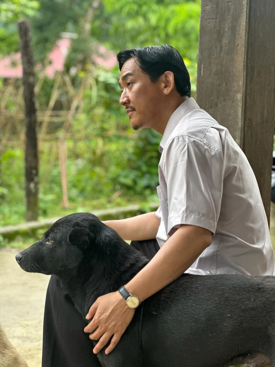 Hứa Vĩ Văn như xé sử bước ra trong Tận Hiến Hứa Vĩ Văn như xé sử bước ra trong Tận Hiến