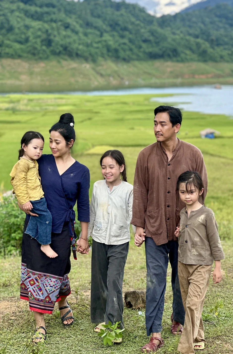 Hứa Vĩ Văn tiết lộ gian nan quay phim lịch sử ở biên giới Việt - Lào Hứa Vĩ Văn tiết lộ gian nan quay phim lịch sử ở biên giới Việt - Lào