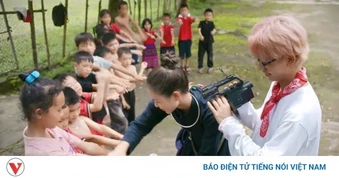 Khán giả bật cười với tình tiết khó đỡ trong phim về hoa hậu trên sóng giờ vàng