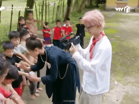 Khán giả phản ứng vì tình huống vô lý trên phim giờ vàng VTV Khán giả phản ứng vì tình huống vô lý trên phim giờ vàng VTV