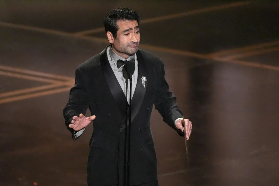 Khoảnh khắc hỗn loạn tại Oscar khi hai đề cử bất ngờ cùng thắng một giải Khoảnh khắc hỗn loạn tại Oscar khi hai đề cử bất ngờ cùng thắng một giải