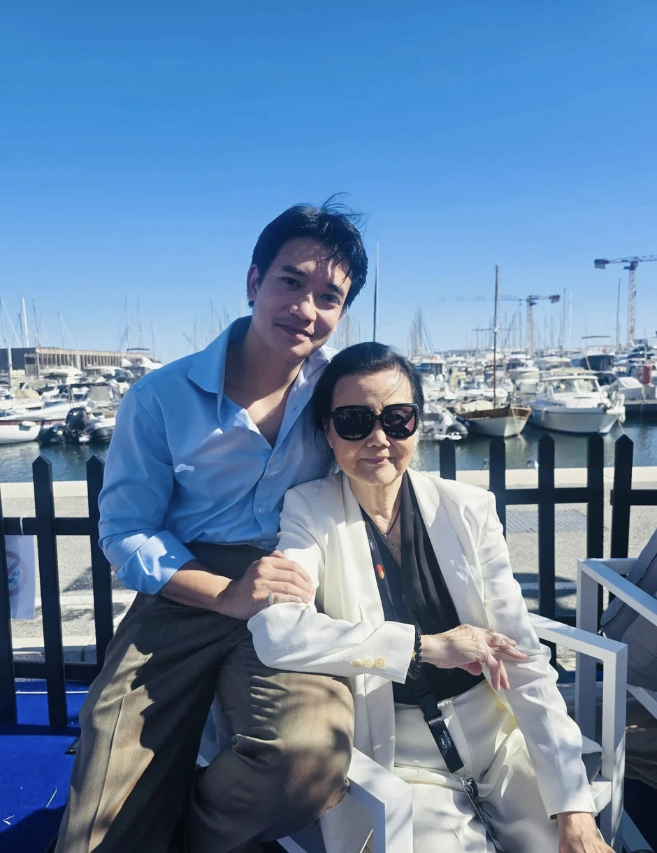 Kiều Chinh tỏa sáng với áo dài trên thảm đỏ Cannes 2026 Kiều Chinh tỏa sáng với áo dài trên thảm đỏ Cannes 2026
