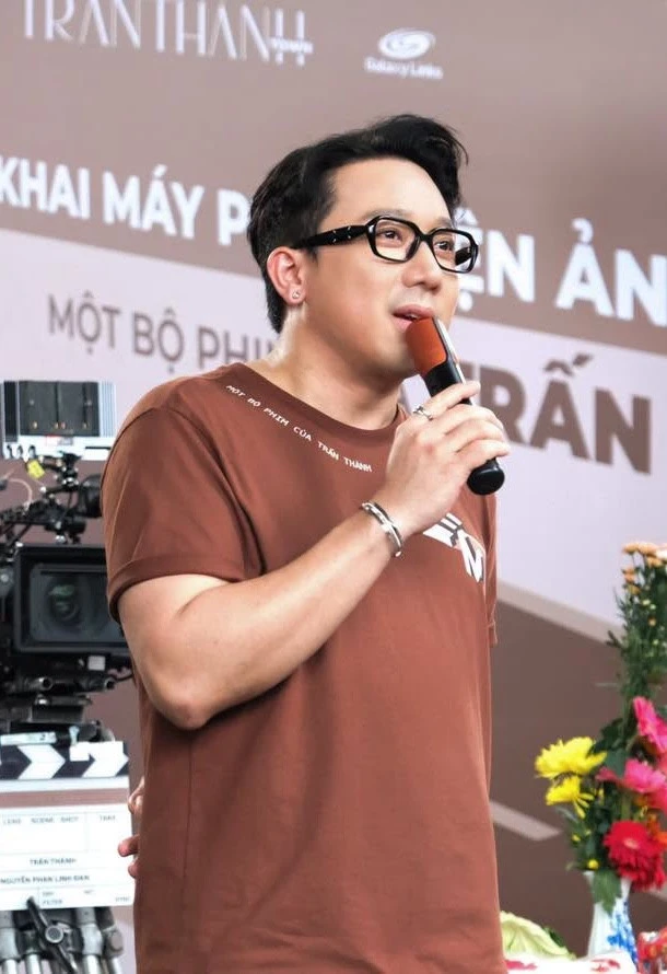 Lộ diện đối thủ của đạo diễn nghìn tỷ Trấn Thành trong đường đua phim Tết 2027 Lộ diện đối thủ của đạo diễn nghìn tỷ Trấn Thành trong đường đua phim Tết 2027