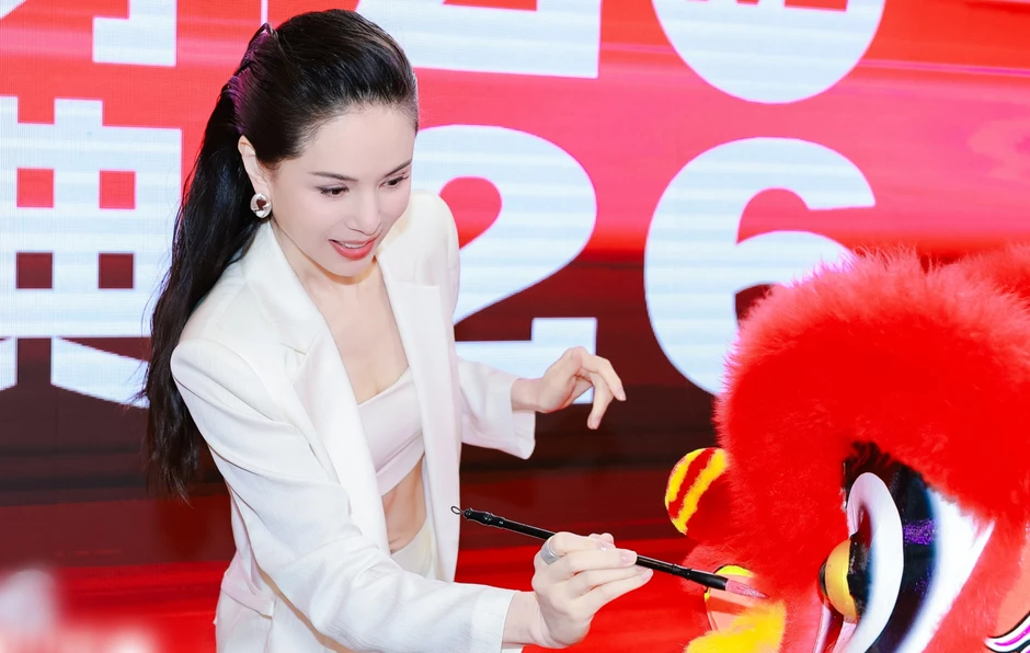 Lý Nhược Đồng càng nhìn càng không thấy giống con người Lý Nhược Đồng càng nhìn càng không thấy giống con người