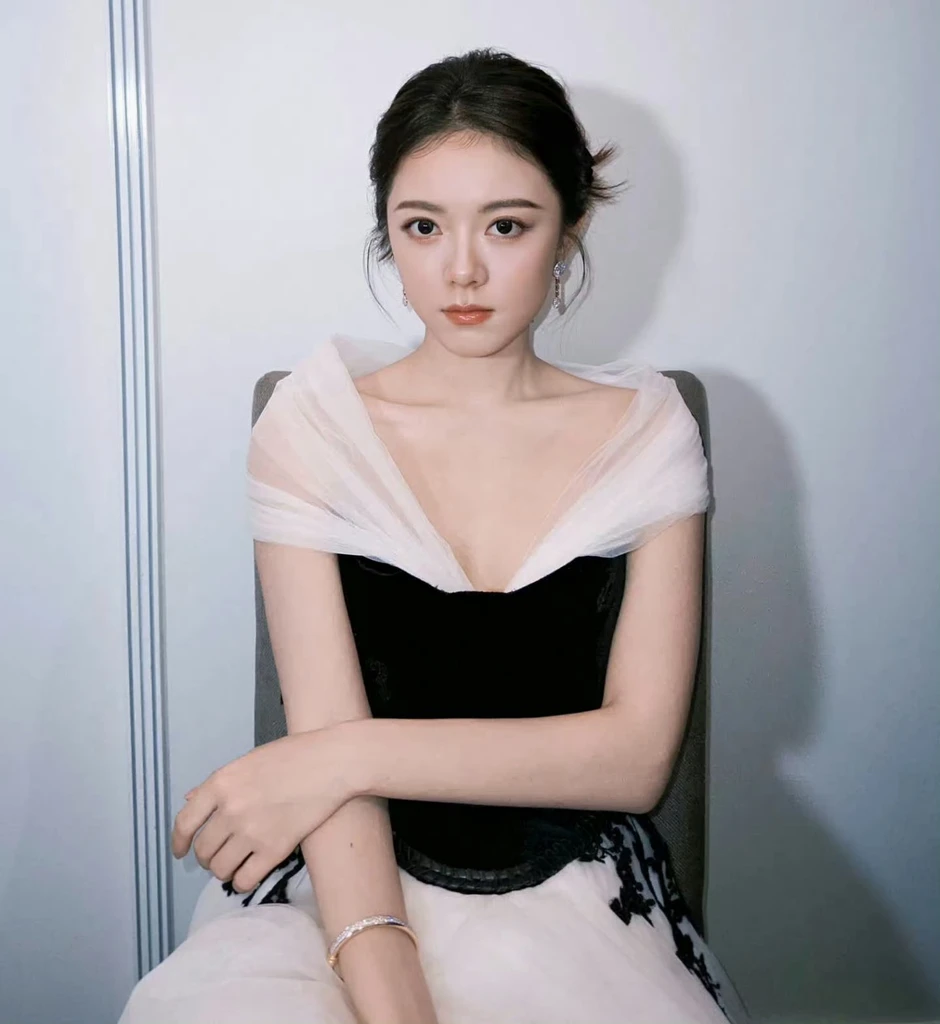 Mỹ nhân 2004 khiến trật tự tiểu hoa đán đảo lộn Mỹ nhân 2004 khiến trật tự tiểu hoa đán đảo lộn