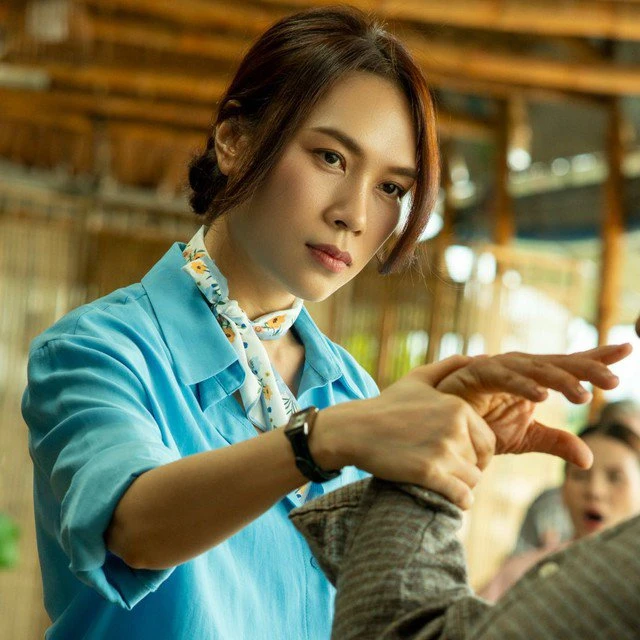 Mỹ Tâm tái xuất màn ảnh: Người khen thoát vai, kẻ chê sượng Mỹ Tâm tái xuất màn ảnh: Người khen thoát vai, kẻ chê sượng