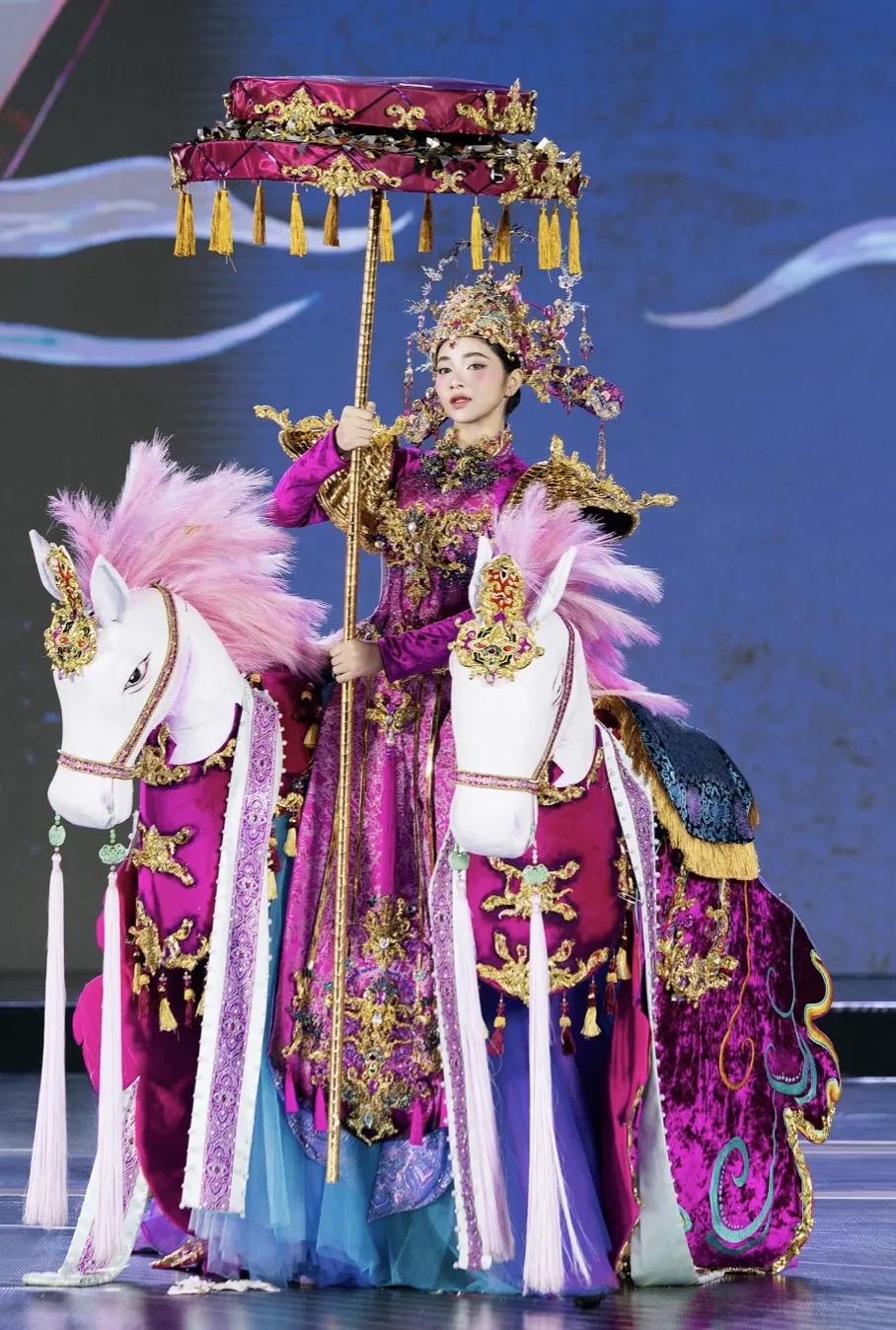 Mãn nhãn phần thi Trang phục Văn hóa Dân tộc Miss Grand Vietnam 2026 Mãn nhãn phần thi Trang phục Văn hóa Dân tộc Miss Grand Vietnam 2026