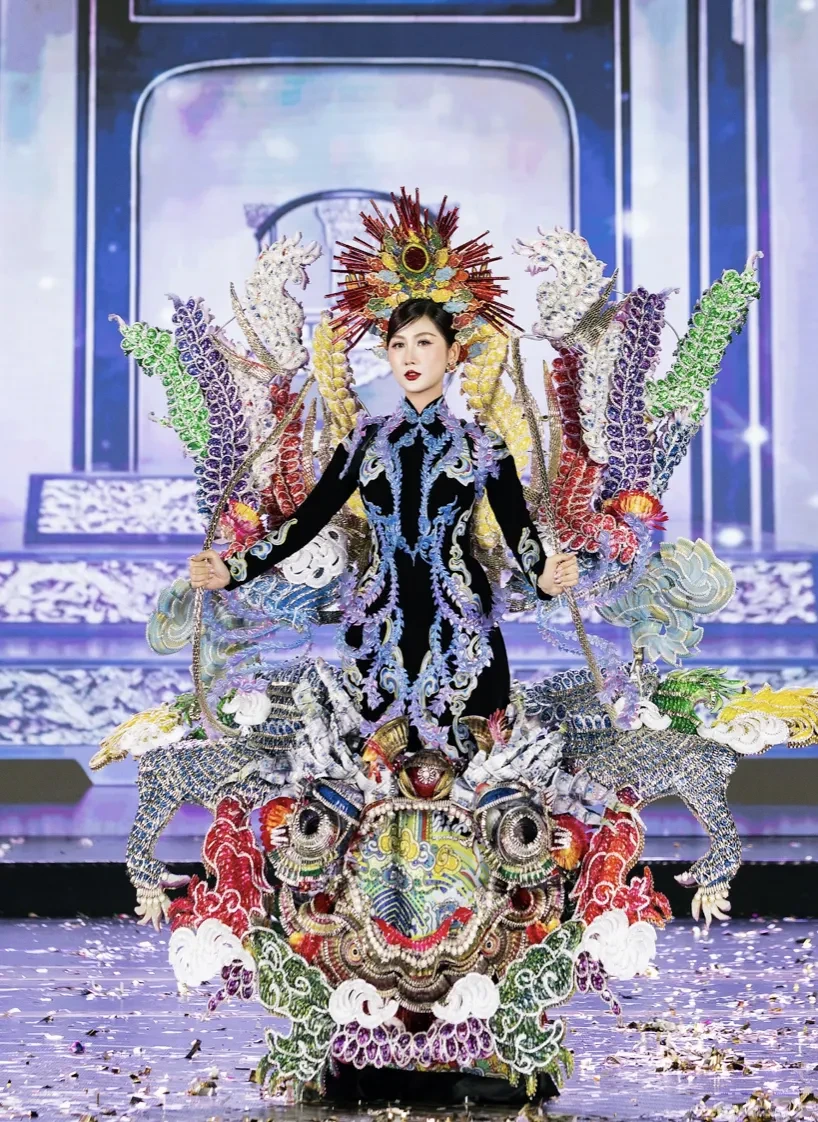 Mãn nhãn phần thi Trang phục Văn hóa Dân tộc Miss Grand Vietnam 2026 Mãn nhãn phần thi Trang phục Văn hóa Dân tộc Miss Grand Vietnam 2026