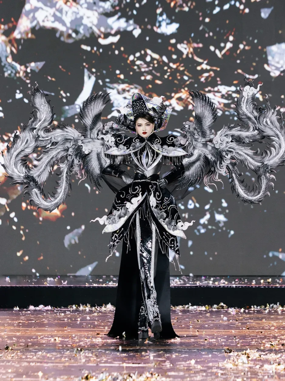 Mãn nhãn phần thi Trang phục Văn hóa Dân tộc Miss Grand Vietnam 2026 Mãn nhãn phần thi Trang phục Văn hóa Dân tộc Miss Grand Vietnam 2026