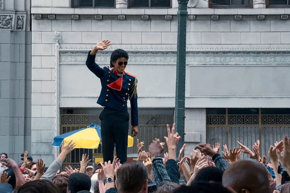 Màn "tái sinh" của Michael Jackson nhận phản hồi tích cực, đạt 96% "cà chua tươi" trên Rotten Tomatoes Màn "tái sinh" của Michael Jackson nhận phản hồi tích cực, đạt 96% "cà chua tươi" trên Rotten Tomatoes