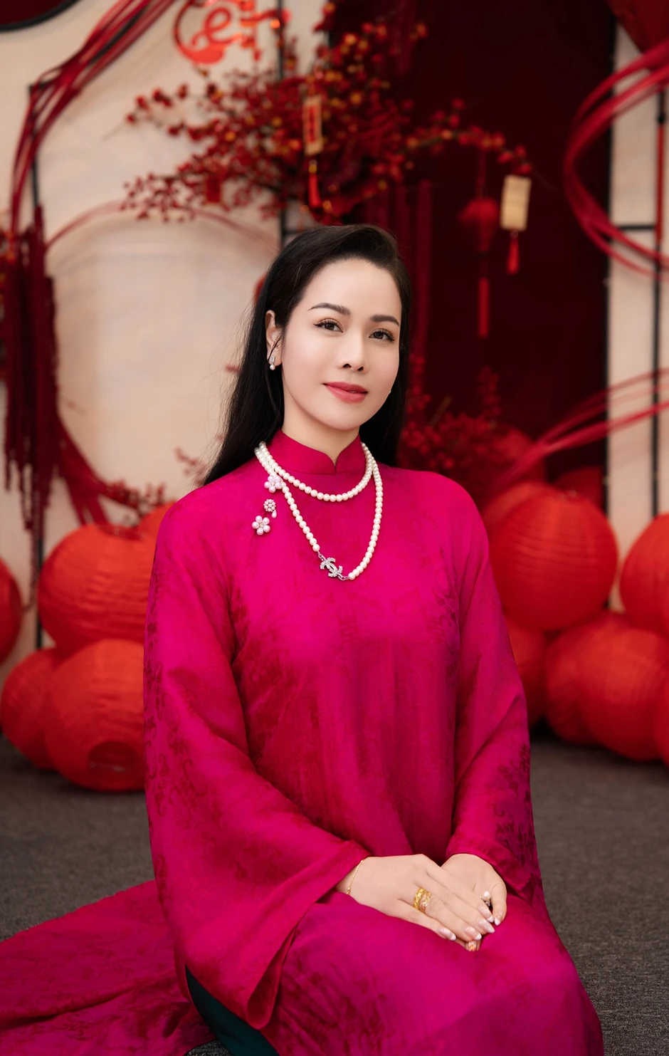 Mẹ đơn thân giàu nhất Vbiz ở biệt thự 20 tỷ, 40 tuổi tự sinh con, trẻ mãi không già suốt 15 năm Mẹ đơn thân giàu nhất Vbiz ở biệt thự 20 tỷ, 40 tuổi tự sinh con, trẻ mãi không già suốt 15 năm