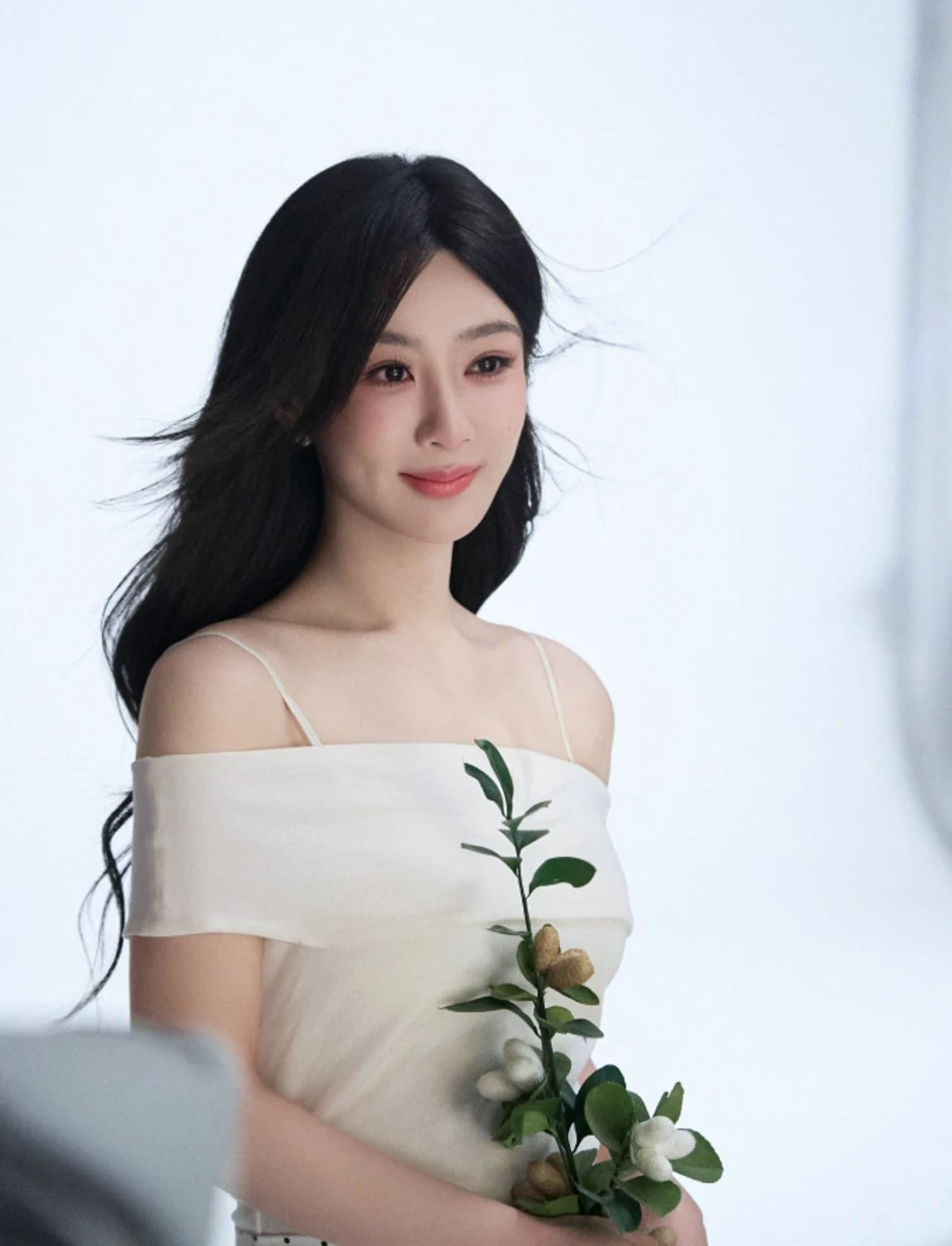 Minh tinh Dương Tử lên án phim AI xâm phạm quyền lợi Minh tinh Dương Tử lên án phim AI xâm phạm quyền lợi