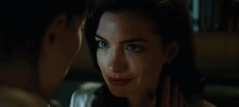 Mở mắt đúng cách thấy là thấy Anne Hathaway hôn Dakota Johnson Mở mắt đúng cách thấy là thấy Anne Hathaway hôn Dakota Johnson