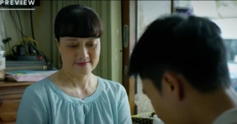 'Mùa hè năm ấy' tập 4: Khánh gợi ý mẹ Phương đặt sổ đỏ để vay tiền
