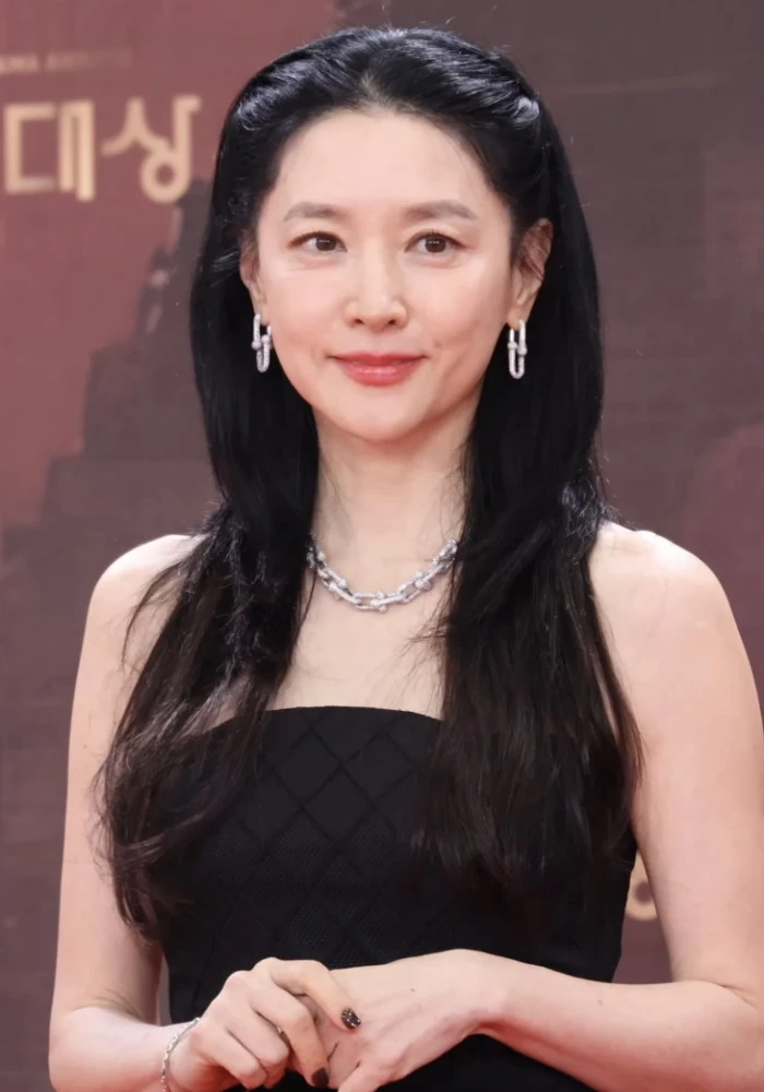 Nàng Dae Jang Geum tuổi 55 giàu có, viên mãn bên chồng đại gia hơn 20 tuổi Nàng Dae Jang Geum tuổi 55 giàu có, viên mãn bên chồng đại gia hơn 20 tuổi