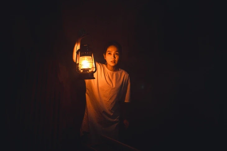 Ngọc Trinh không đủ sức kéo doanh thu mở màn cho Thẩm mỹ viện âm phủ Ngọc Trinh không đủ sức kéo doanh thu mở màn cho Thẩm mỹ viện âm phủ