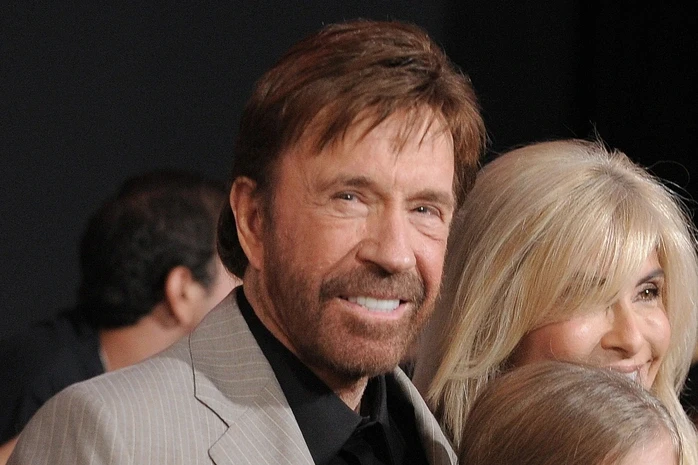 Ngôi sao võ thuật Chuck Norris từng "đối đầu" Lý Tiểu Long qua đời