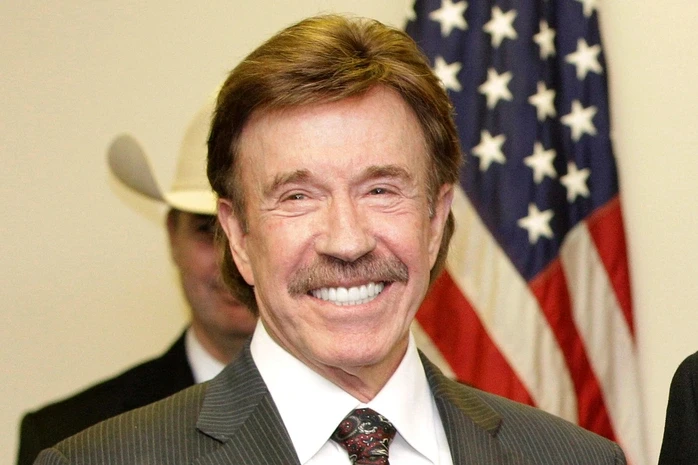 Ngôi sao võ thuật Chuck Norris từng "đối đầu" Lý Tiểu Long qua đời