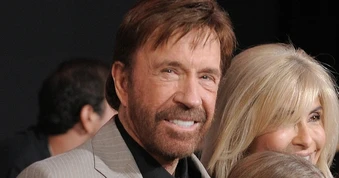 Ngôi sao võ thuật Chuck Norris từng "đối đầu" Lý Tiểu Long qua đời