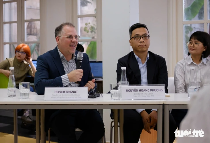 Người giữ rừng, người bị chứng bại não và cộng đồng queer cùng 'lên tiếng cho mai sau' Người giữ rừng, người bị chứng bại não và cộng đồng queer cùng 'lên tiếng cho mai sau'