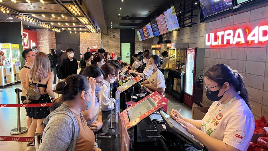 Người Việt chi 5.600 tỉ đồng đi xem phim trong năm qua Người Việt chi 5.600 tỉ đồng đi xem phim trong năm qua