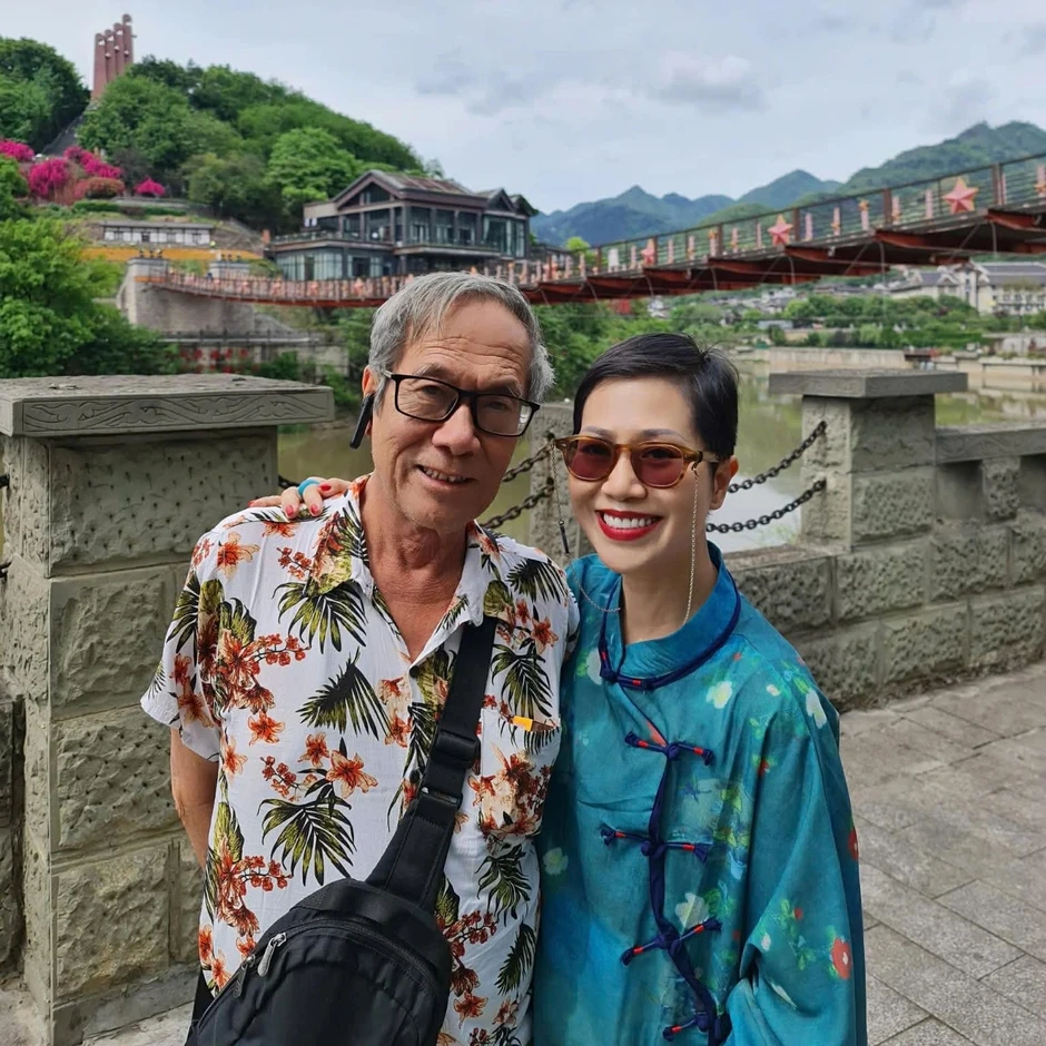 NSƯT Tất Bình: "Nam thần màn ảnh" một thời, thư của fan chất từng chồng NSƯT Tất Bình: "Nam thần màn ảnh" một thời, thư của fan chất từng chồng