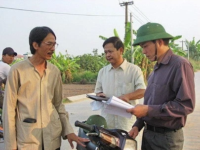 Phận đời trái ngược của 3 “trưởng thôn” từng gây sốt màn ảnh Việt Phận đời trái ngược của 3 “trưởng thôn” từng gây sốt màn ảnh Việt