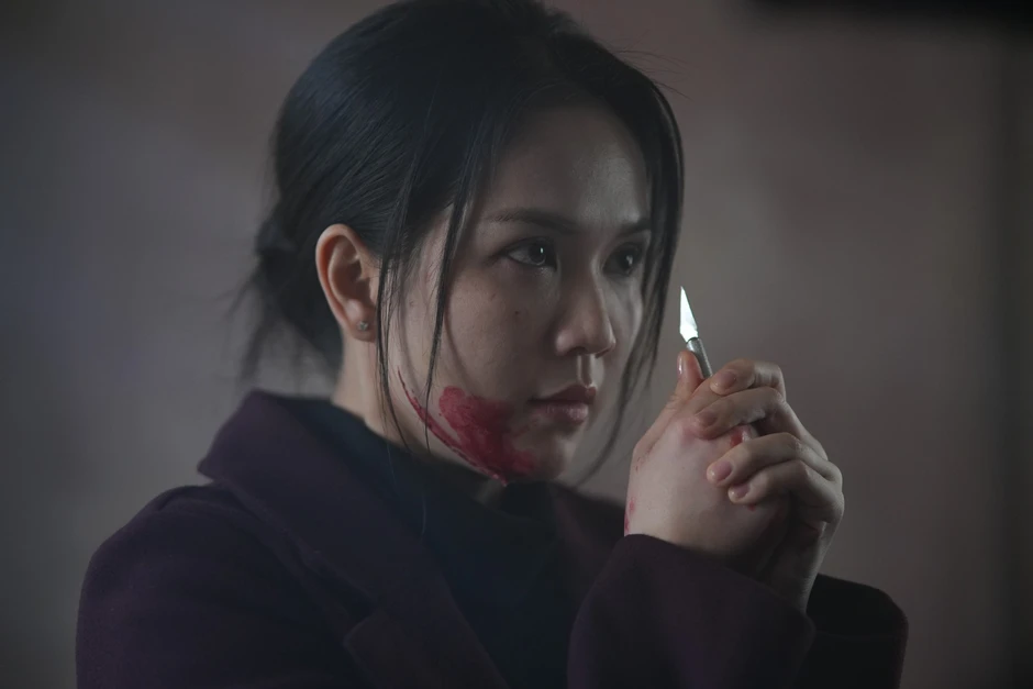 Phản ứng của Ngọc Trinh khi bị bạn diễn nói thấy sợ cô Phản ứng của Ngọc Trinh khi bị bạn diễn nói thấy sợ cô