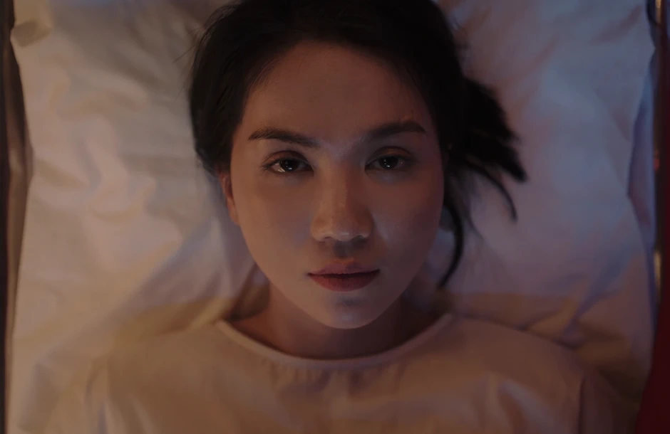 Phim kinh dị có Ngọc Trinh ra sao ở phòng vé?