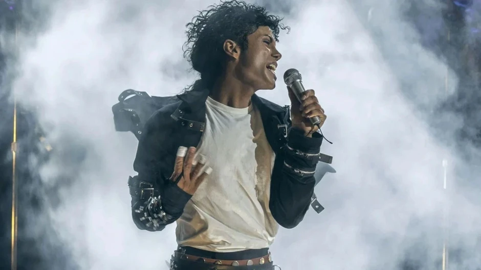 Phim Michael Jackson gây sốt phòng vé: Ánh hào quang và khoảng trống huyền thoại Phim Michael Jackson gây sốt phòng vé: Ánh hào quang và khoảng trống huyền thoại