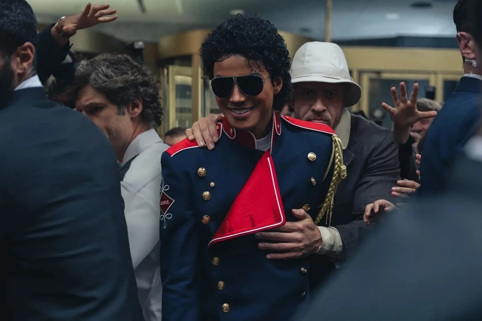 Phim Michael Jackson gây sốt phòng vé: Ánh hào quang và khoảng trống huyền thoại Phim Michael Jackson gây sốt phòng vé: Ánh hào quang và khoảng trống huyền thoại