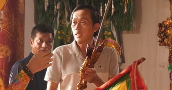 Sau 2 phim trăm tỉ, Hoài Linh đóng vai gì trong 'Người được chọn'?
