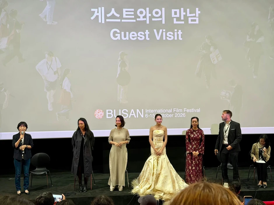 Sau Chi Pu, mất 6 năm showbiz Việt có thêm một mỹ nhân đẹp như công chúa trên thảm đỏ hot bậc nhất xứ Hàn Sau Chi Pu, mất 6 năm showbiz Việt có thêm một mỹ nhân đẹp như công chúa trên thảm đỏ hot bậc nhất xứ Hàn