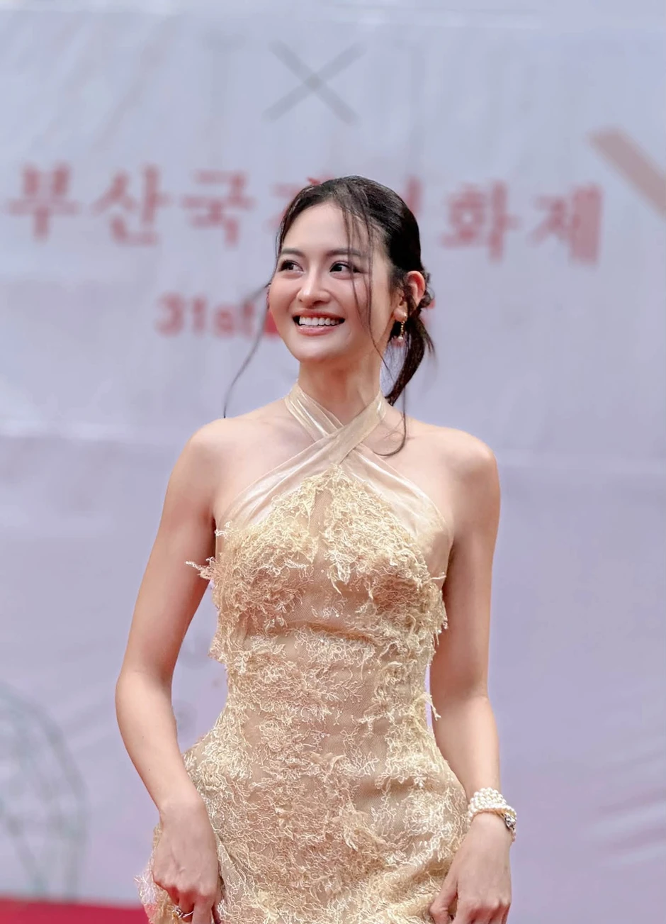 Sau Chi Pu, mất 6 năm showbiz Việt có thêm một mỹ nhân đẹp như công chúa trên thảm đỏ hot bậc nhất xứ Hàn Sau Chi Pu, mất 6 năm showbiz Việt có thêm một mỹ nhân đẹp như công chúa trên thảm đỏ hot bậc nhất xứ Hàn