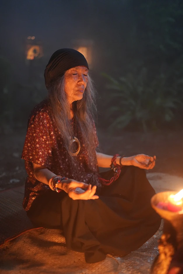 Sau phim 482 tỷ, nghệ sĩ Thanh Hiền vào vai bà đồng bí ẩn nhất màn ảnh Sau phim 482 tỷ, nghệ sĩ Thanh Hiền vào vai bà đồng bí ẩn nhất màn ảnh