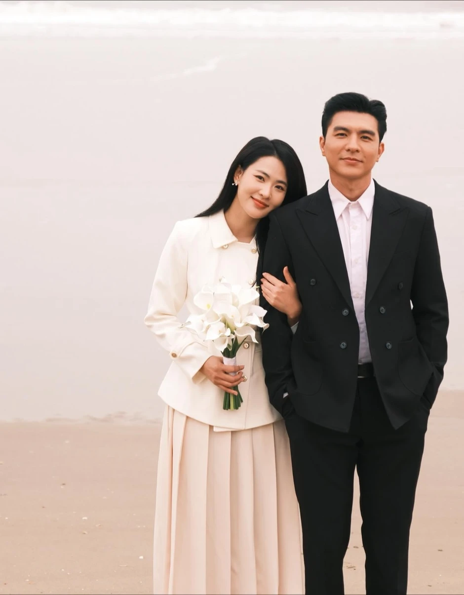 Steven Nguyễn và Minh Trang ôm nhau cứng ngắc ở sự kiện Steven Nguyễn và Minh Trang ôm nhau cứng ngắc ở sự kiện