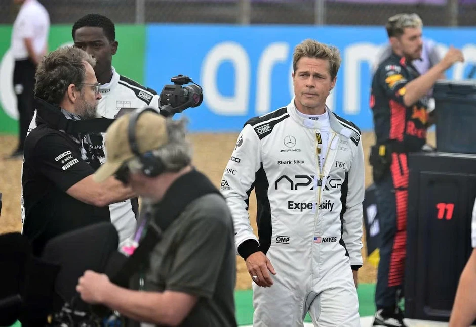 Tai nạn nghiêm trọng khiến dự án phim mới của Brad Pitt phải dừng quay Tai nạn nghiêm trọng khiến dự án phim mới của Brad Pitt phải dừng quay