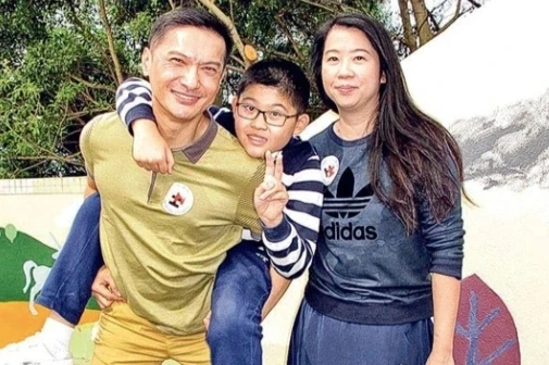 Tài tử bỏ sự nghiệp lừng lẫy, đồng hành cùng con tự kỷ và cái kết xúc động Tài tử bỏ sự nghiệp lừng lẫy, đồng hành cùng con tự kỷ và cái kết xúc động