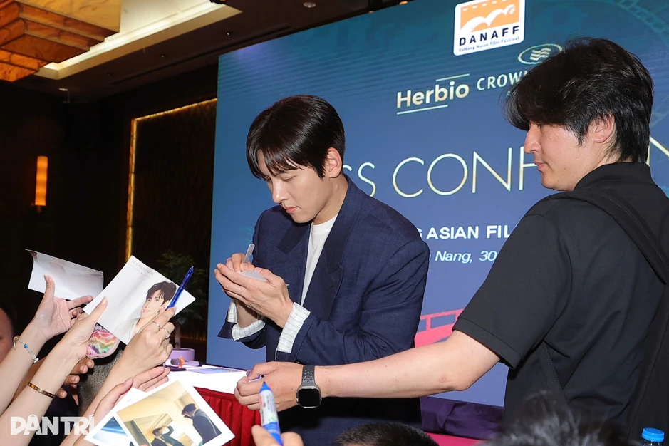 Tài tử hạng A Ji Chang Wook nói về điều quan trọng ở tuổi U40 Tài tử hạng A Ji Chang Wook nói về điều quan trọng ở tuổi U40